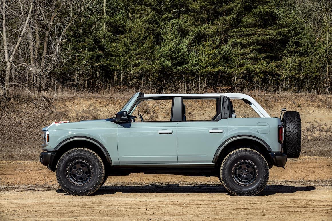 wp content/uploads///FordBronco_dr_accesories_