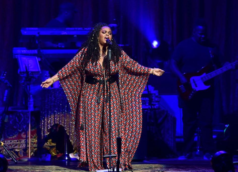 Jill Scott performing at the at Fox Theater 