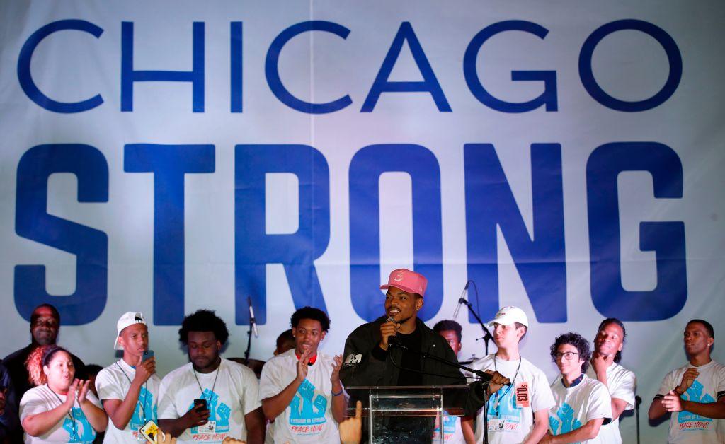  Chance the Rapper addresses at the crowd at the "End of School Year Peace March and Rally" in Chicago 