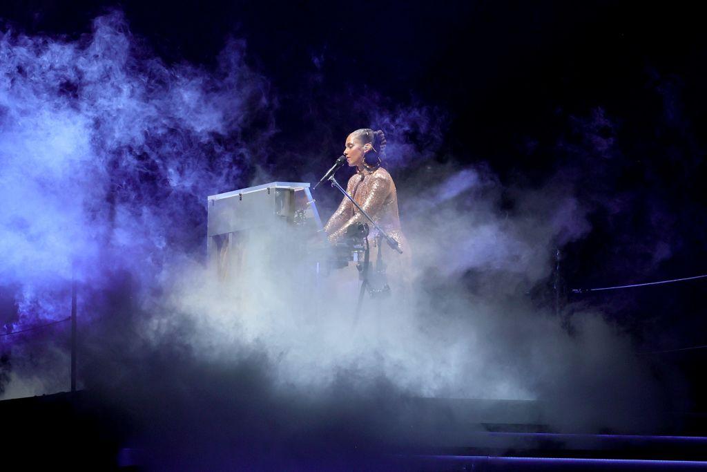 Alicia Keys performs onstage during "Keys To The Summer" tour 