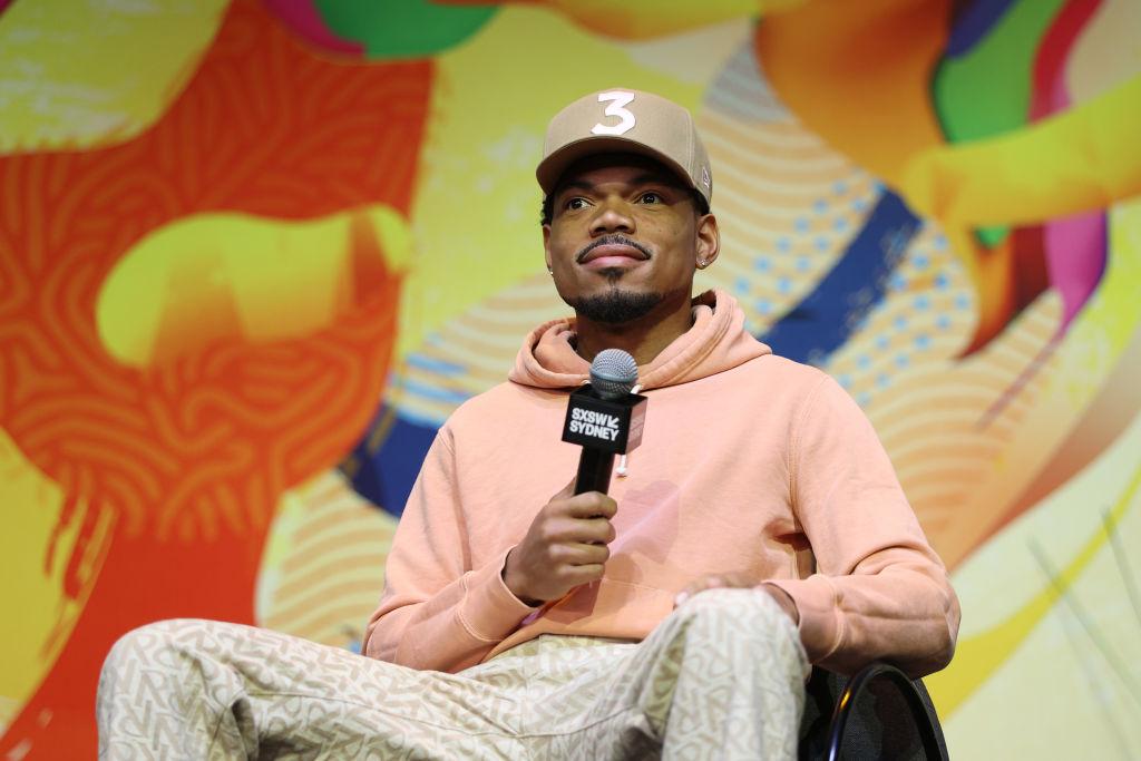 chance the rapper wearing baseball hat