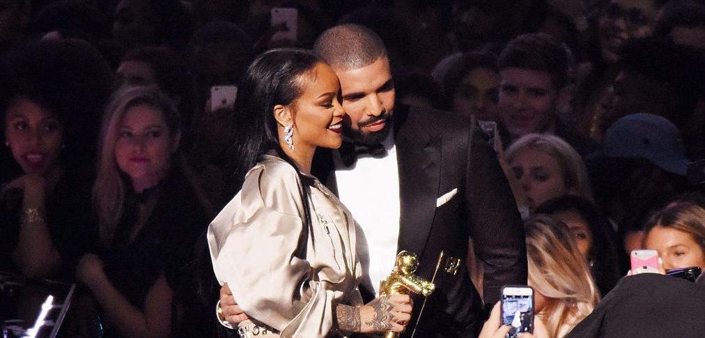 Rihanna and Drake pose together during the 2016 MTV Video Music Awards at Madison Square Garden on August 28, 2016 in New York City.