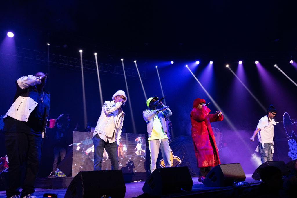 gettyimages bone thugs n harmony on stage