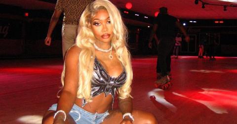 Summer Walker rollerblading