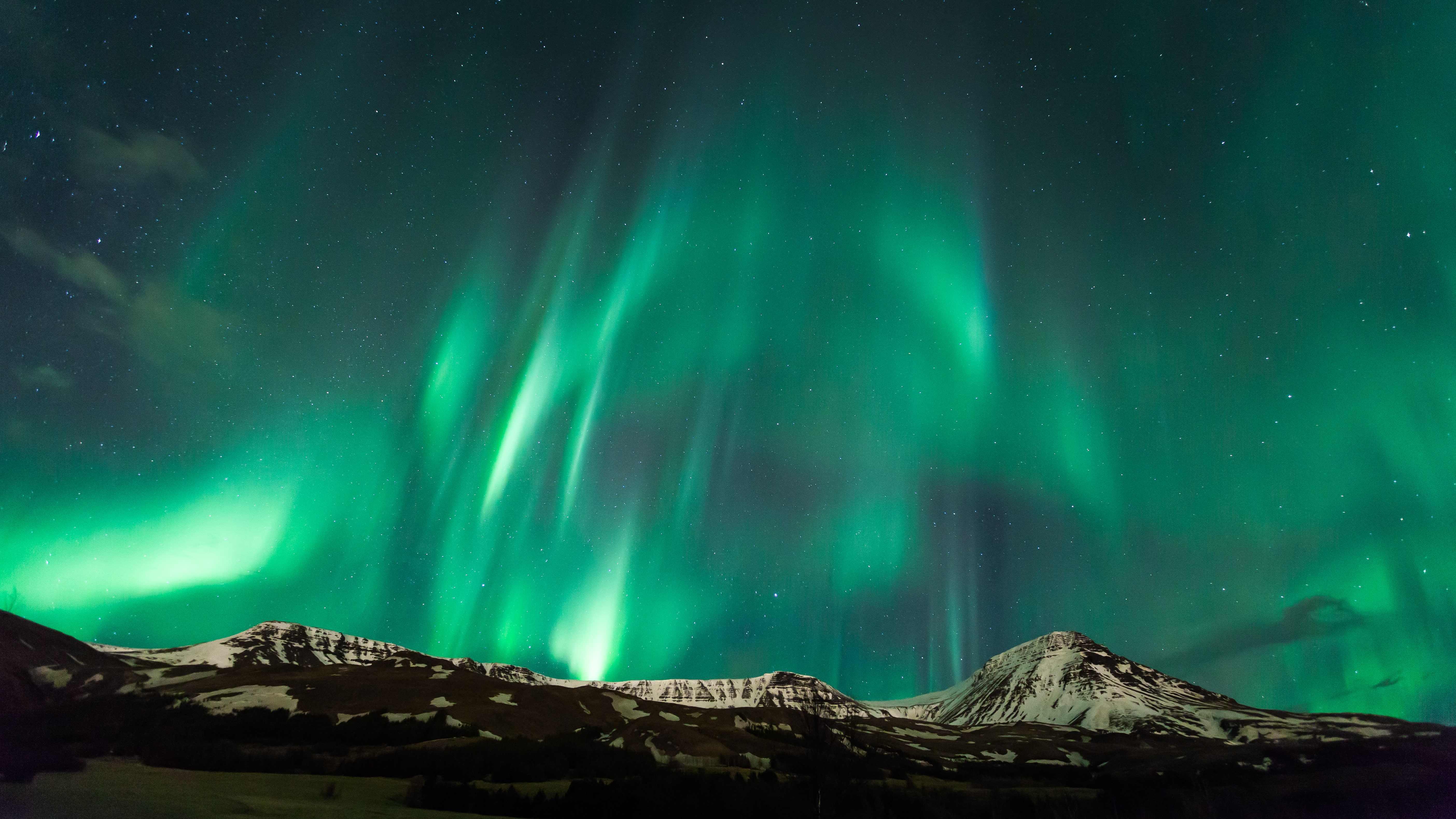 northern lightsmt esja near reykjavikphotographer snorri thor tryggvason min compressed