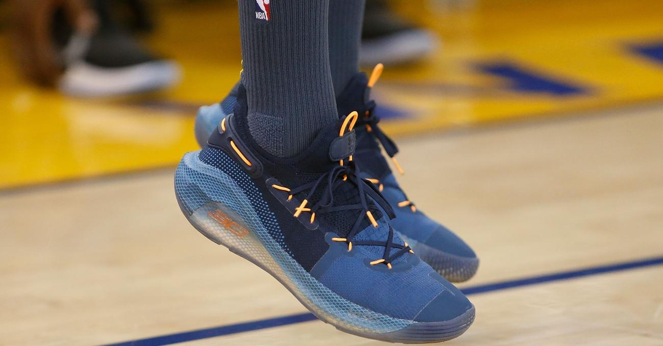 sneakers worn by stephen curry