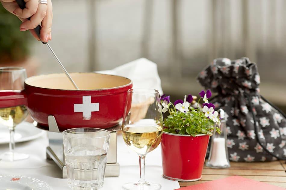 wp content/uploads///Fondue Credit Zurich Tourism