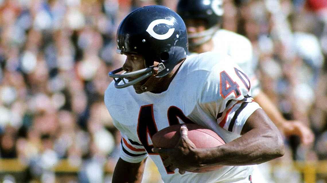 Hall of Fame NFL Runningback Gale Sayers Passes Away at 77