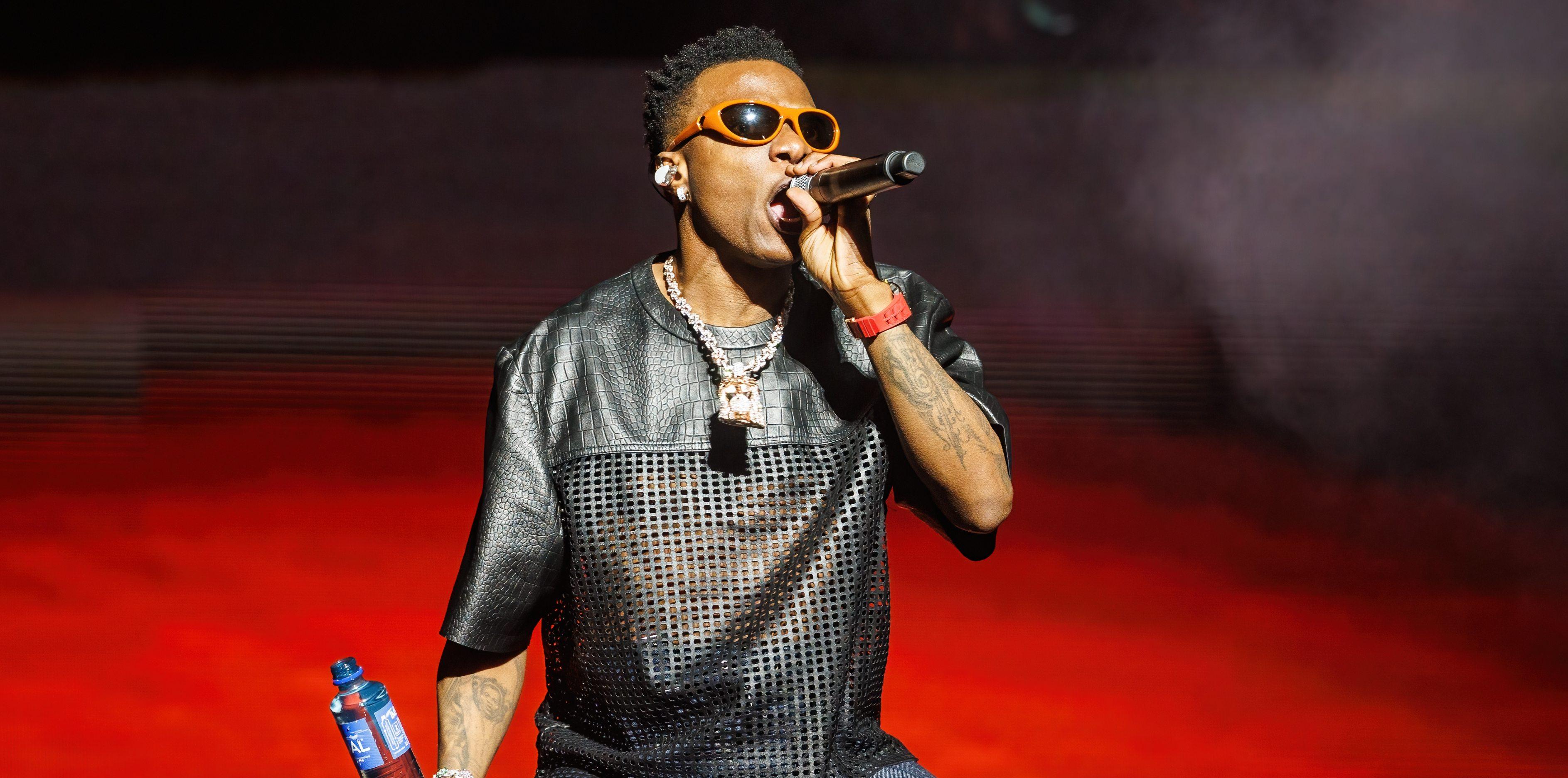 wizkid performs during day  of oyafestivalen