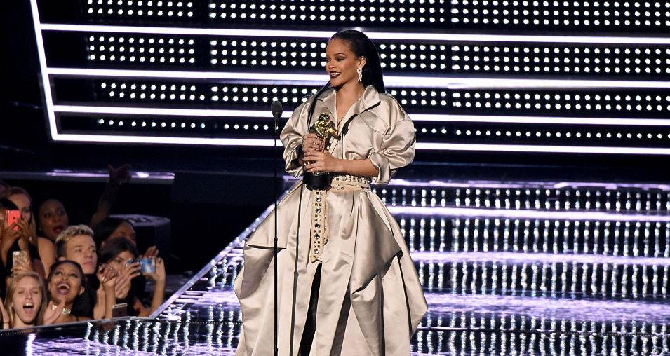 Honoree Rihanna accepts the Michael Jackson Video Vanguard Award onstage during the 2016 MTV Video Music Awards at Madison Square Garden