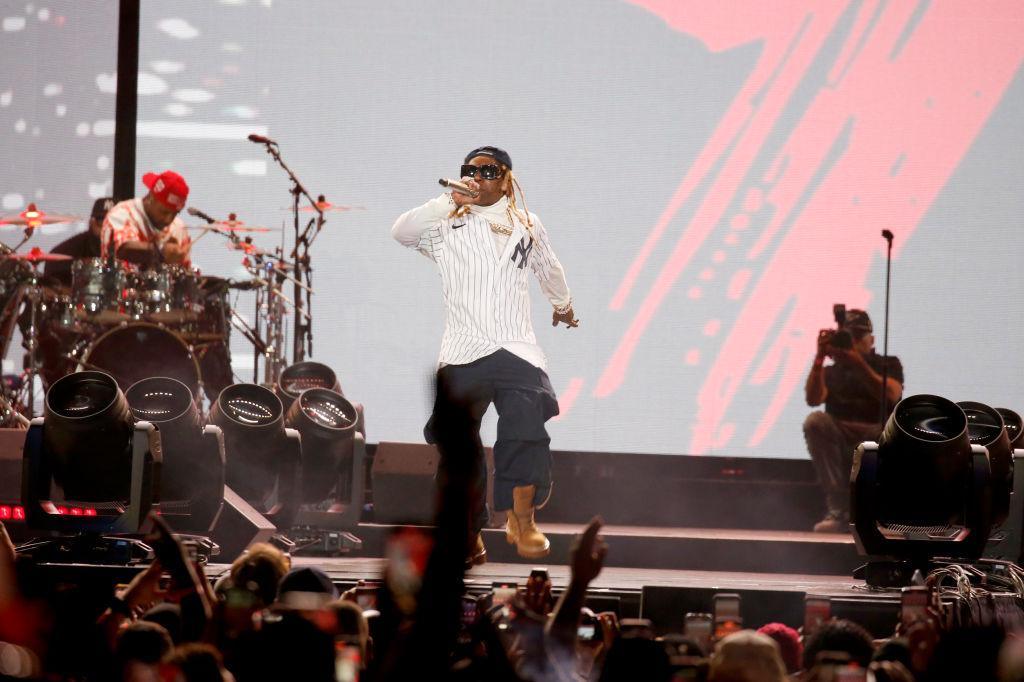 Lil Wayne performing