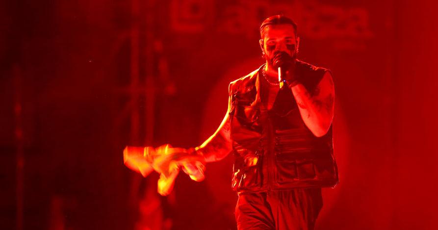 Drake performs during day two of Lollapalooza Chile