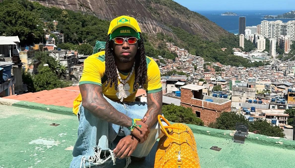Kai Cenat poses in Brazil