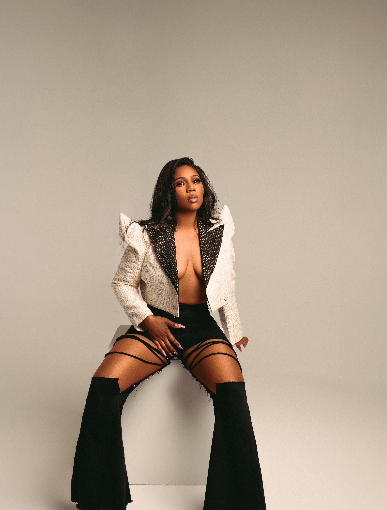 R&B Singer Alexis Marie Debuts her New Single 'Mind Control'