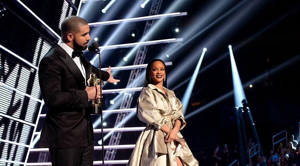 rihanna and drake at the vmas